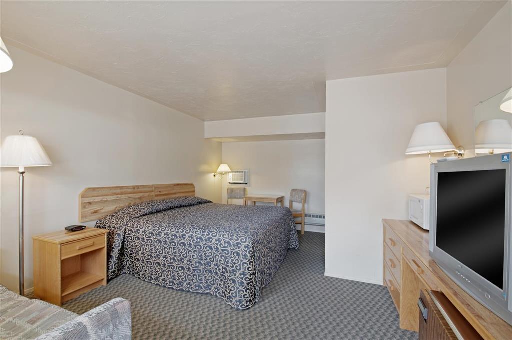 קאש קריק Canada'S Best Value Desert Inn & Suites חדר תמונה